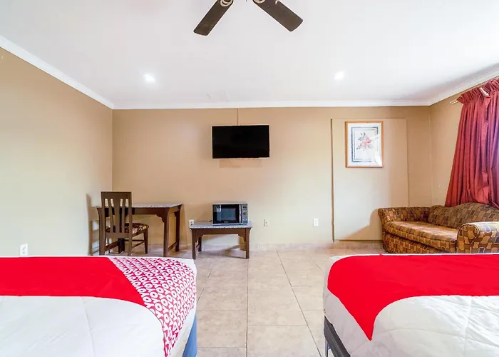 Oyo Hotel Beeville -Us 181
