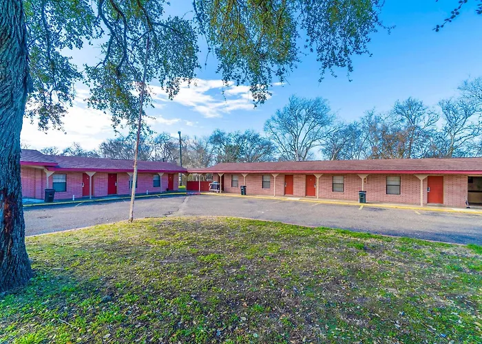 Oyo Hotel Beeville -Us 181