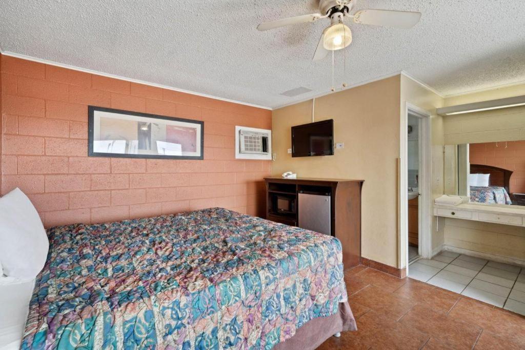 Oyo -us 181 2* Beeville