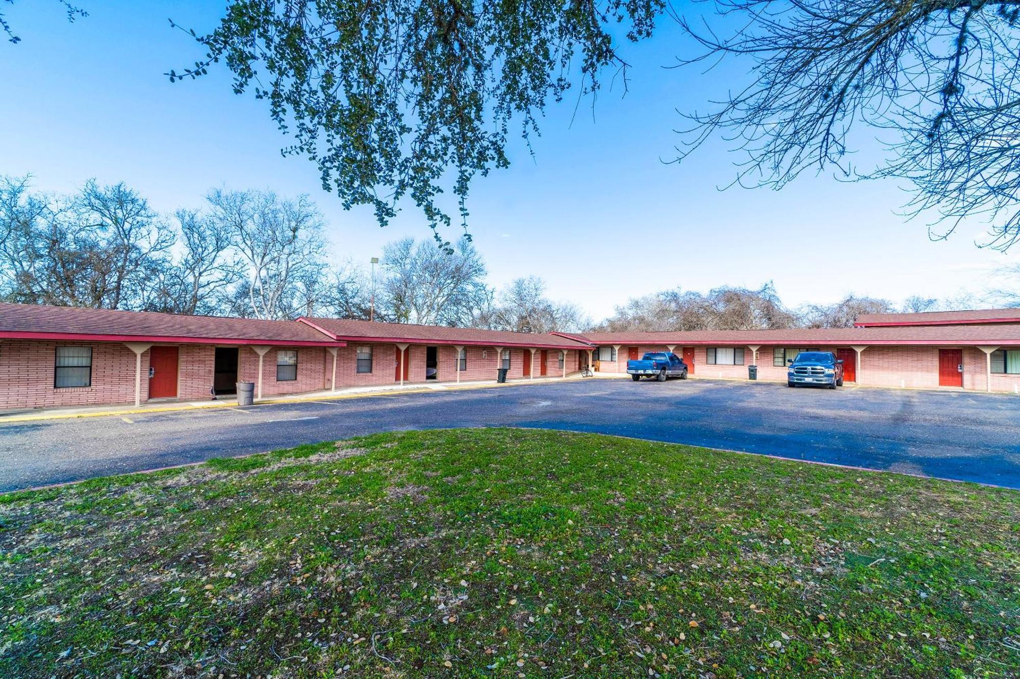 Oyo -us 181 Beeville