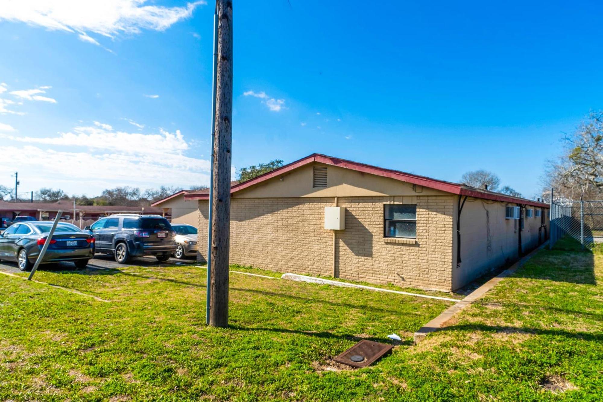 Oyo -us 181 2* Beeville